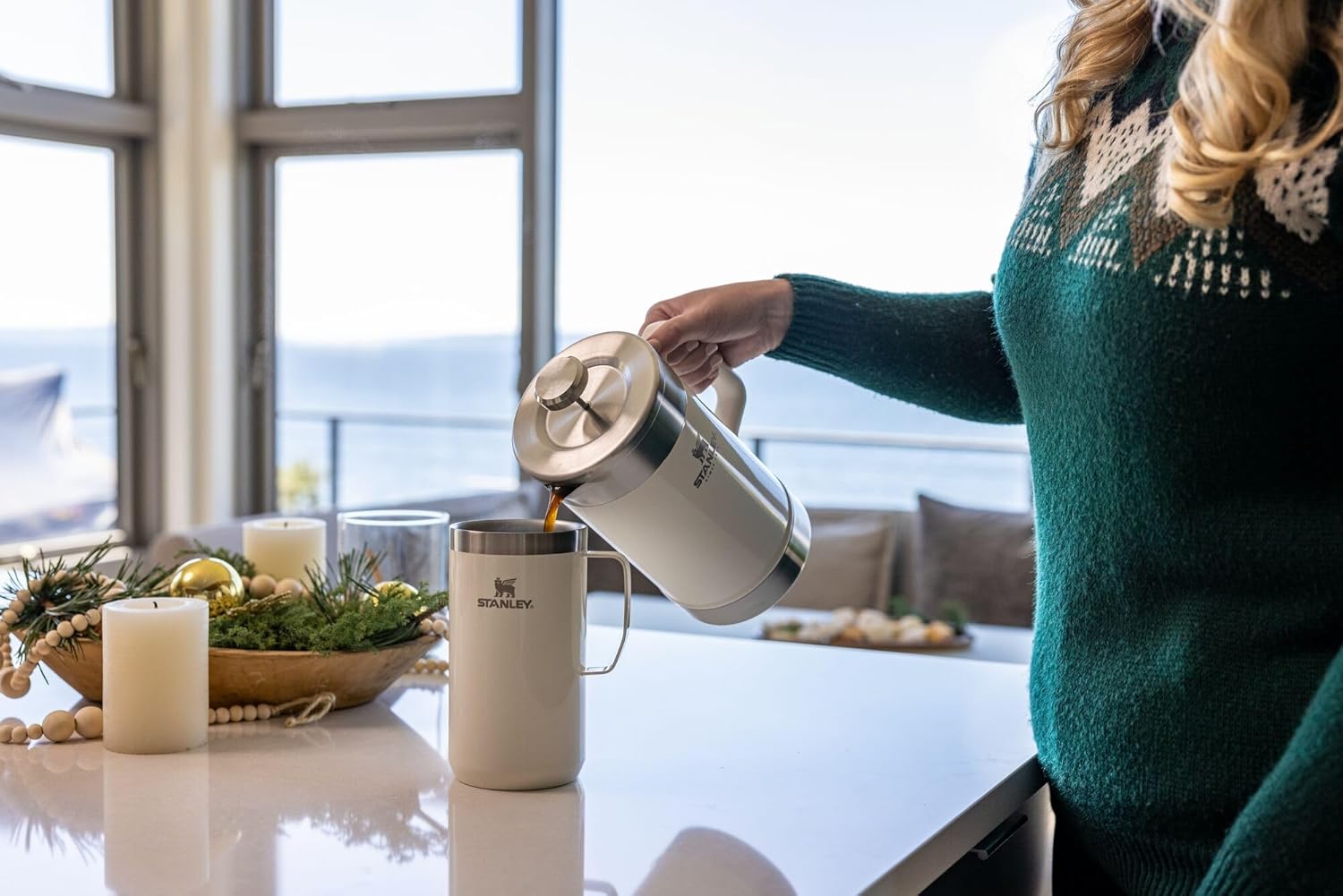 عملکرد عایق خلا در ماگ استنلی برای گرم نگه داشتن طولانی مدت نوشیدنی